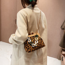 Load image into Gallery viewer, Autumn and Winter Messenger Buckle Bucket Bag