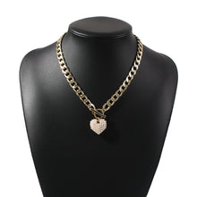 Load image into Gallery viewer, Pearl Heart-shape Necklace
